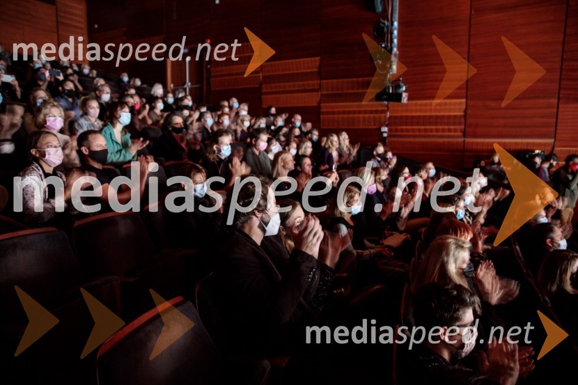 Avgust v okrožju Osage, premiera drame