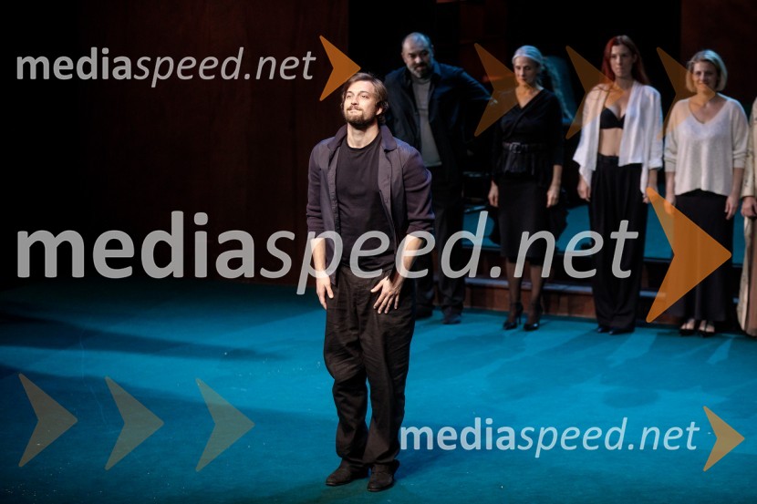  Filip Samobor, igralecAvgust v okrožju Osage, premiera drame