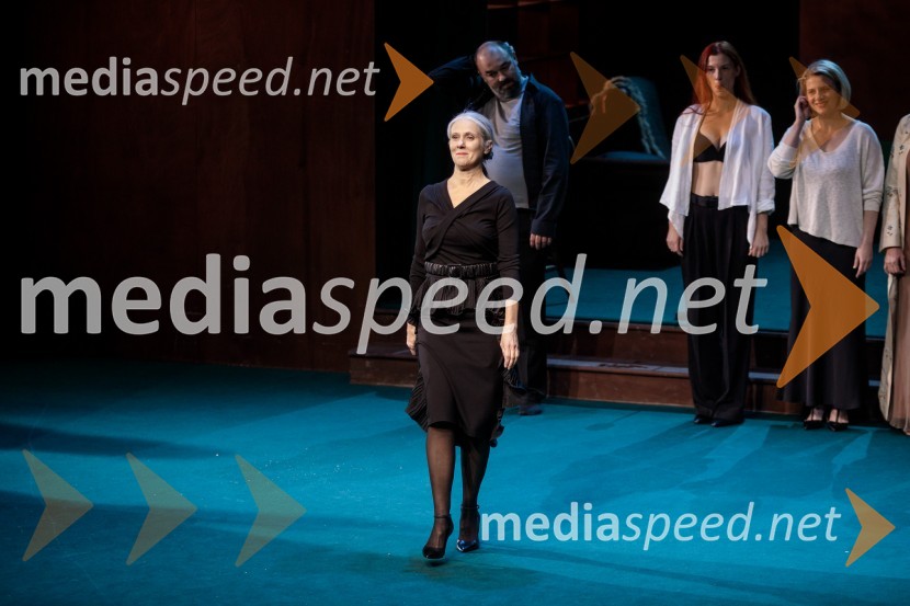  Nataša Tič Ralijan, igralkaAvgust v okrožju Osage, premiera drame