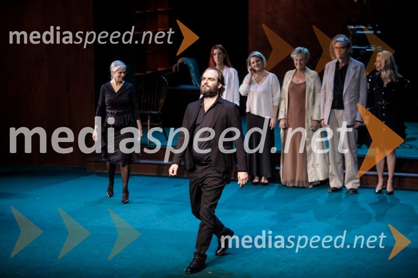  Gregor Gruden, igralecAvgust v okrožju Osage, premiera drame