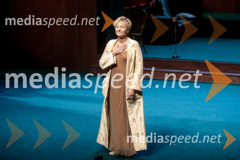  Judita Zidar, igralkaAvgust v okrožju Osage, premiera drame