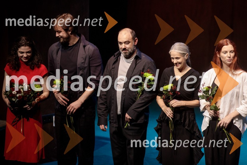  Diana  Kolenc, igralka;  Filip Samobor, igralec;  Gaber K. Trseglav, igralec;  Nataša Tič Ralijan, igralka;  Tina Potočnik Vrhovnik, igralkaAvgust v okrožju Osage, premiera drame