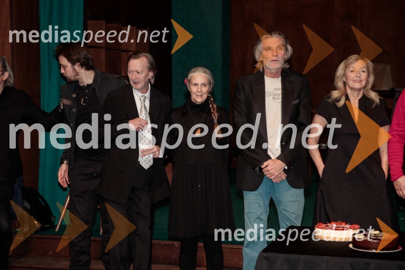  Filip Samobor, igralec;  Alojz Svete, igralec;  Nataša Tič Ralijan, igralka;  Boris  Kerč, igralec;  Judita Zidar, igralkaAvgust v okrožju Osage, premiera drame