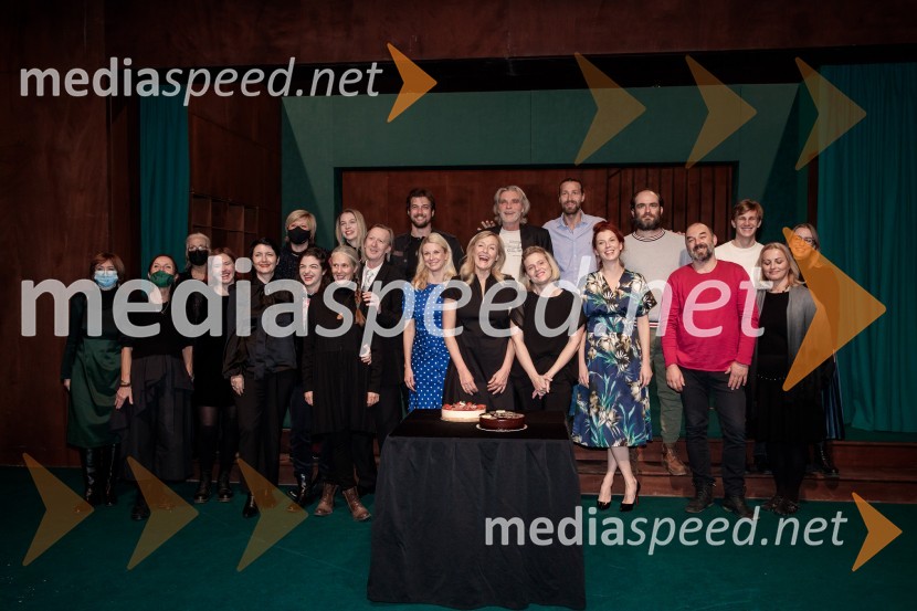  ... ;  ... ;  ... ;  ... ;  ... ;  ... ;  Diana  Kolenc, igralka;  Nataša Tič Ralijan, igralka;  Klara Kuk, igralka, manekenka;  Alojz Svete, igralec;  Filip Samobor, igralec;  Tjaša  Železnik, igralka;  Judita Zidar, igralka;  Boris  Kerč, igralec;  Jana Zupančič, igralka;  Tomo Tomšič, igralec;  Tina Potočnik Vrhovnik, igralka;  Gaber K. Trseglav, igralec;  Gregor Gruden, igralec;  ... ;  ... ;  ... Avgust v okrožju Osage, premiera drame