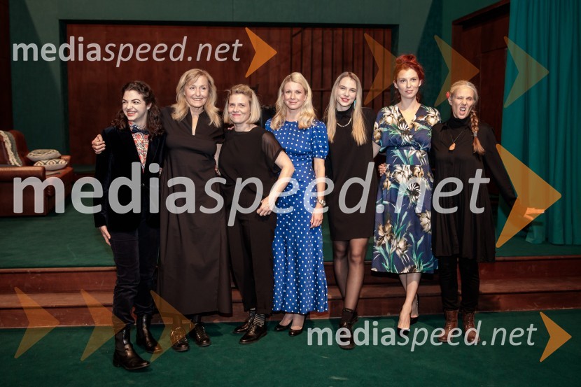  Diana  Kolenc, igralka;  Judita Zidar, igralka;  Jana Zupančič, igralka;  Tjaša  Železnik, igralka;  Klara Kuk, igralka, manekenka;  Tina Potočnik Vrhovnik, igralka;  Nataša Tič Ralijan, igralkaAvgust v okrožju Osage, premiera drame