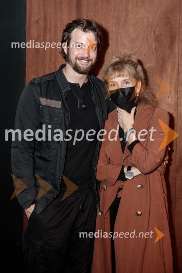  Filip Samobor, igralec;  Barbara Hieng Samobor, direktorica in umetniška vodja MGLAvgust v okrožju Osage, premiera drame