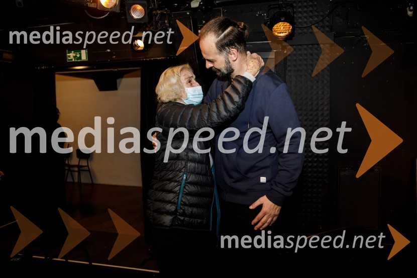  Ivanka Mežan, igralka;  Uroš Fürst, igralecVse sijajne stvari, premiera monodrame