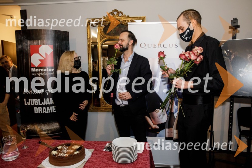  Nataša Barbara Gračner, igralka;  Uroš Fürst, igralec;  ... Vse sijajne stvari, premiera monodrame