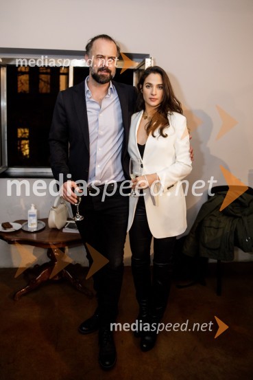  Uroš Fürst, igralec;  Saša Pavlin Stošić, igralkaVse sijajne stvari, premiera monodrame