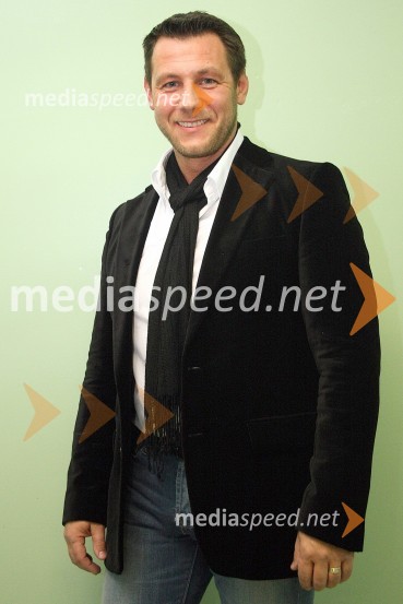 Marko Vozelj, pevecPoglej me, dobrodelni koncert za nakup mamografa