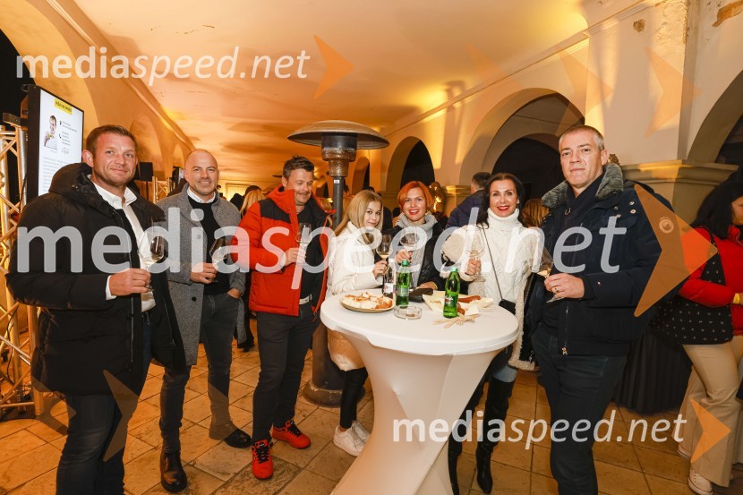  Gregor Tašner, Puklavec Family Wines;  Nino Klinger, lastnik, bar Mačka;  Peter Pen, nekdanji smučar, odgovorni trener za hitre discipline;  ... ;  ... ;  Sabina Boltauzer;  Matej  Boltauzer6. Salon štajerskih mladih vin Pubec 2021