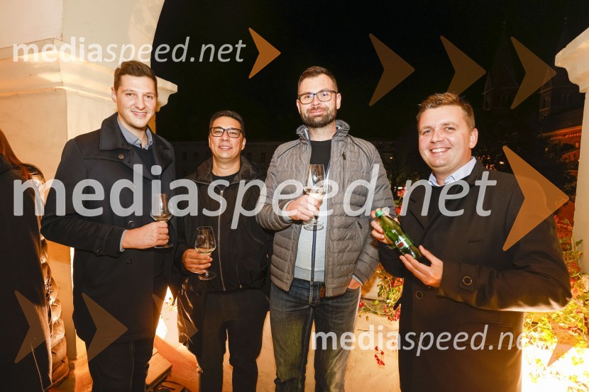  ... ;  ... ;  ... ;  Robert Levstek,  odgovorni urednik Radia Maribor, moderator prireditev6. Salon štajerskih mladih vin Pubec 2021