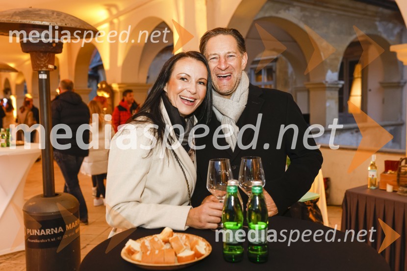  Melita Pipuš;  John Denhof, predsednik uprave NKBM6. Salon štajerskih mladih vin Pubec 2021