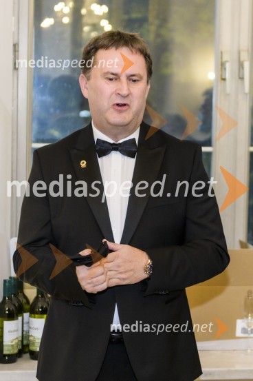  Nino Maletič, predsednik Lions kluba MariborDobrodelna prireditev Lions kluba Maribor