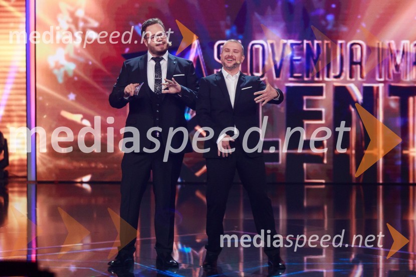  Sašo Stare, stand up komik, voditelj;  Aleš Novak, stand-up komikSlovenija ima talent 2021, prva polfinalna oddaja