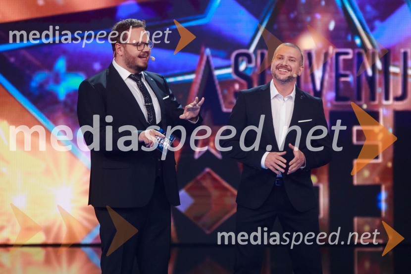  Sašo Stare, stand up komik, voditelj;  Aleš Novak, stand-up komikSlovenija ima talent 2021, prva polfinalna oddaja