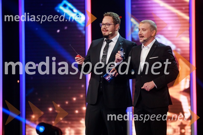  Sašo Stare, stand up komik, voditelj;  Aleš Novak, stand-up komikSlovenija ima talent 2021, prva polfinalna oddaja