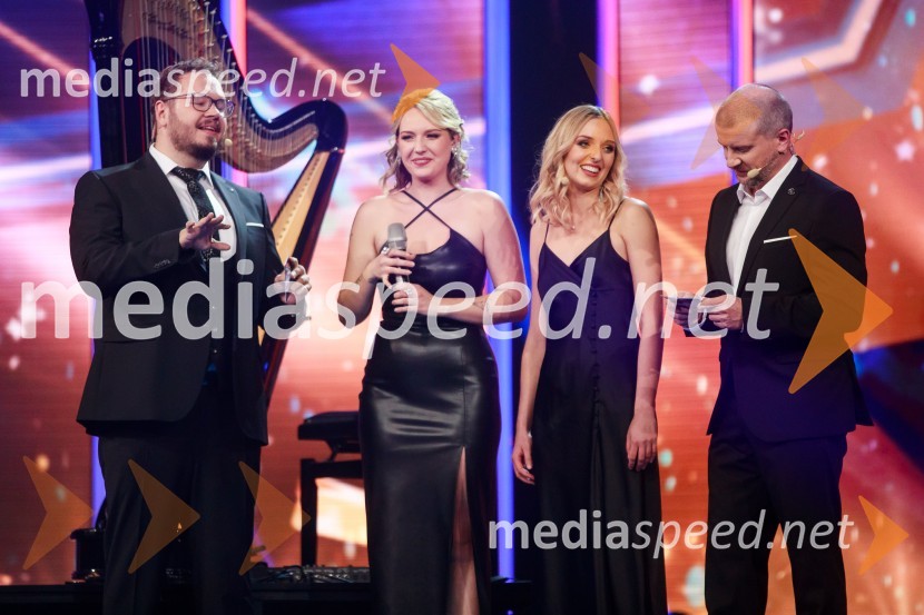  Sašo Stare, stand up komik, voditelj;  Zala Kores, De Liri;  Julija Veleski;  Aleš Novak, stand-up komikSlovenija ima talent 2021, prva polfinalna oddaja