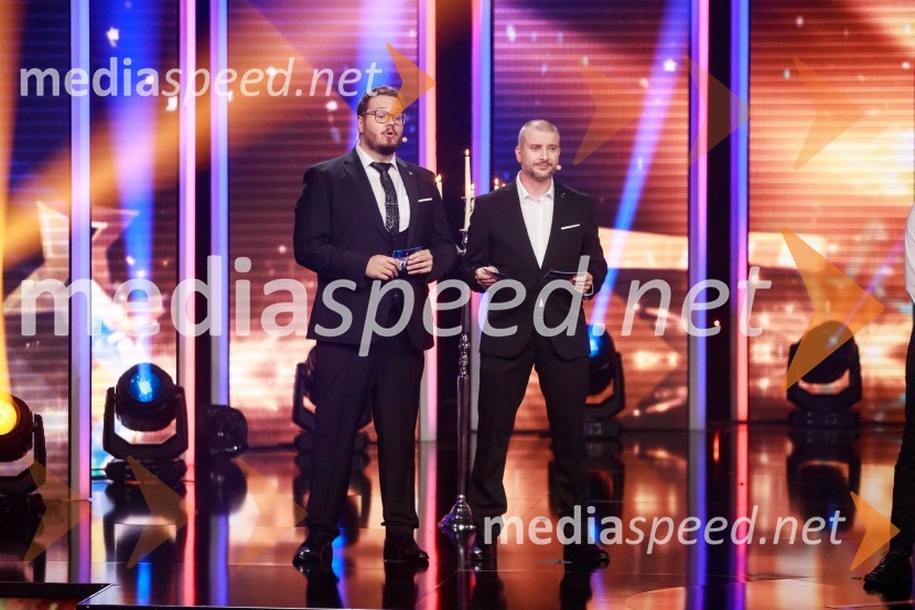  Sašo Stare, stand up komik, voditelj;  Aleš Novak, stand-up komikSlovenija ima talent 2021, prva polfinalna oddaja