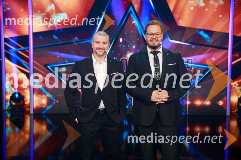  Aleš Novak, stand-up komik;  Sašo Stare, stand up komik, voditeljSlovenija ima talent 2021, prva polfinalna oddaja