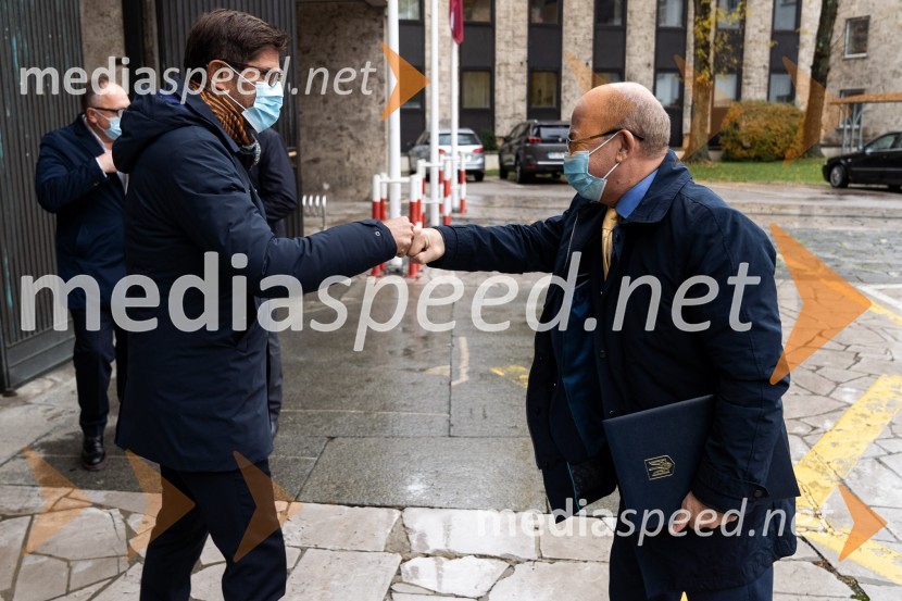  Matjaž Rakovec, župan Mestne občine Kranj;  Mihajlo  Brodovič, ukrajinski veleposlanik v SlovenijiOdkritje ukrajinskega kipa v Parku La Ciotat