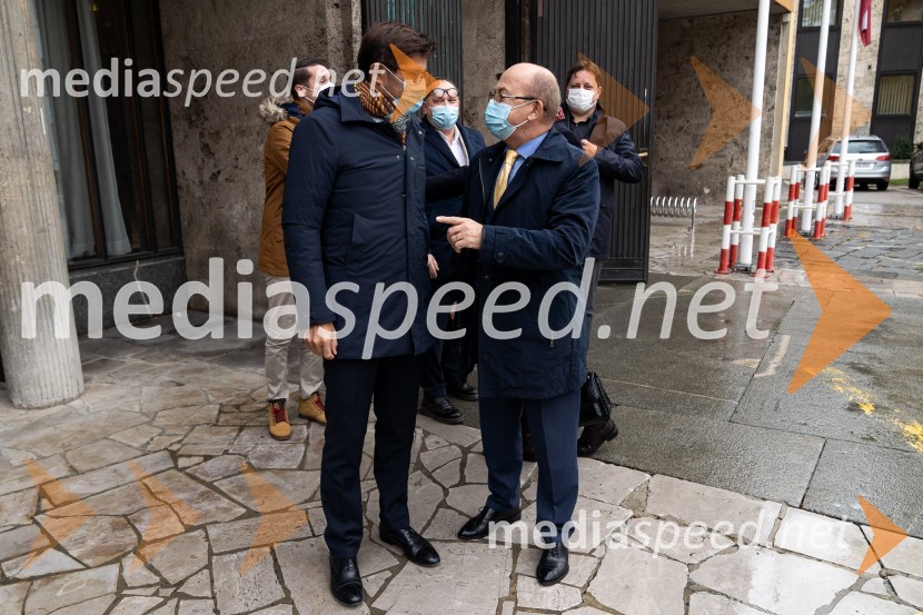  Matjaž Rakovec, župan Mestne občine Kranj;  Mihajlo  Brodovič, ukrajinski veleposlanik v SlovenijiOdkritje ukrajinskega kipa v Parku La Ciotat