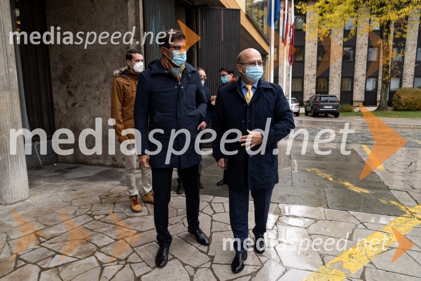  Matjaž Rakovec, župan Mestne občine Kranj;  Mihajlo  Brodovič, ukrajinski veleposlanik v SlovenijiOdkritje ukrajinskega kipa v Parku La Ciotat