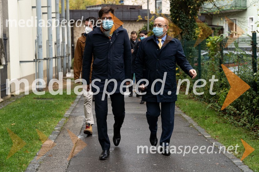  Matjaž Rakovec, župan Mestne občine Kranj;  Mihajlo  Brodovič, ukrajinski veleposlanik v SlovenijiOdkritje ukrajinskega kipa v Parku La Ciotat