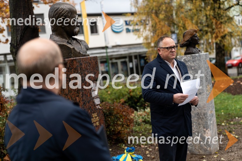  Sandi Brezovnik, lastnik in direktor skupine SicomOdkritje ukrajinskega kipa v Parku La Ciotat