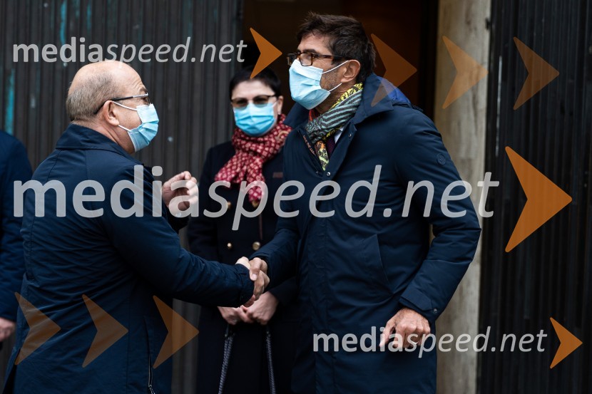  Mihajlo  Brodovič, ukrajinski veleposlanik v Sloveniji;  Matjaž Rakovec, župan Mestne občine KranjOdkritje ukrajinskega kipa v Parku La Ciotat