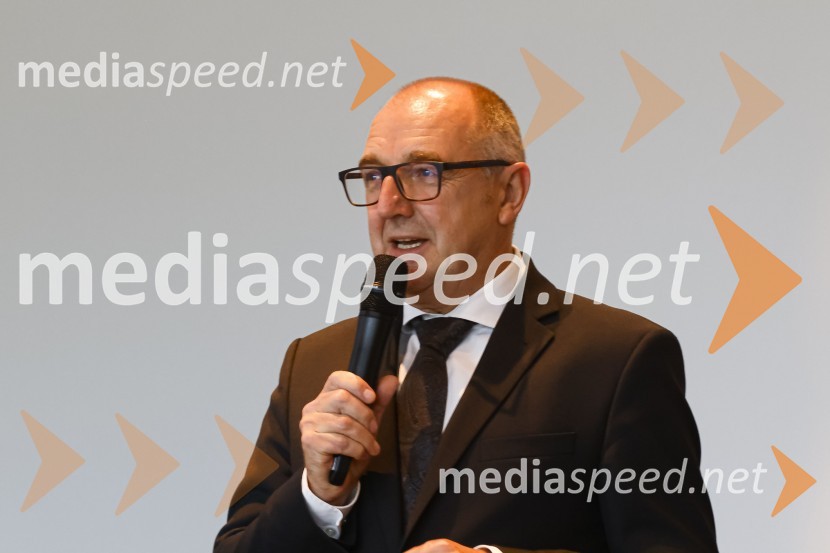  Brane Krajnik, The Slovenia Times, CEO & PublisherBusiness Talk, Slovensko-nemška gospodarska zbornica