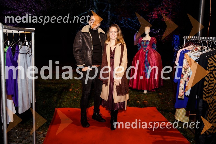  Samo Kozlevčar, glasbenik in podjetnik;  Anja KozlevčarŽenska, 50. premiera Špas teatra