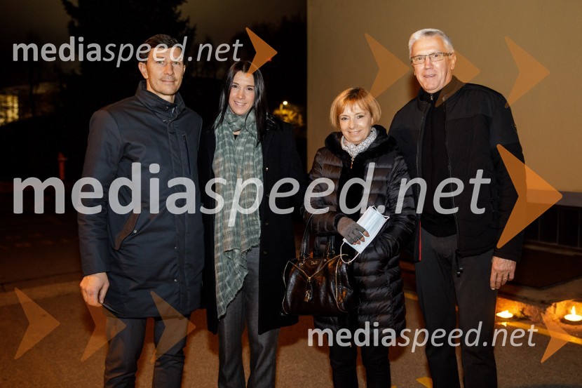  Vlado Ilievski ;  Anja Vilfan Ilievski;  Valerija Vilfan;  Peter Vilfan, nekdanji poslanec, nekdanji košarkarŽenska, 50. premiera Špas teatra