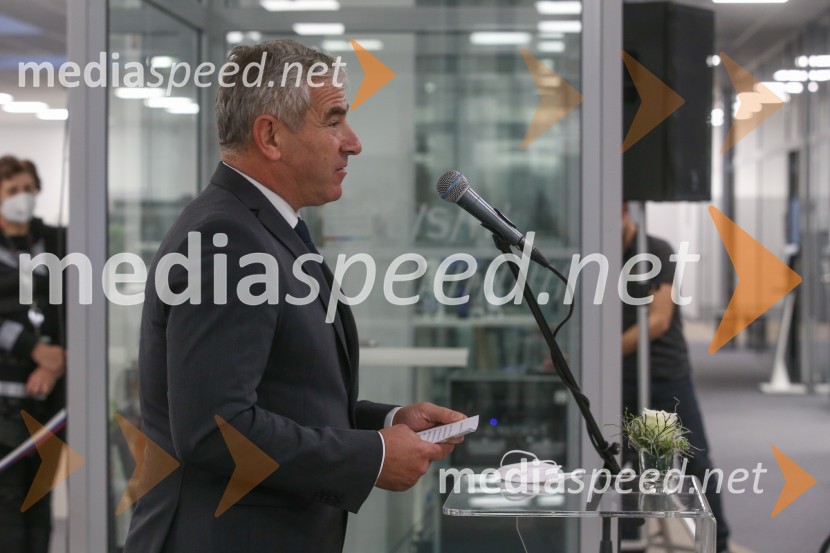  Matija Petrin, direktor podjetja BSHV BSH Nazarje Janez Janša otvoril Agilni razvojni center