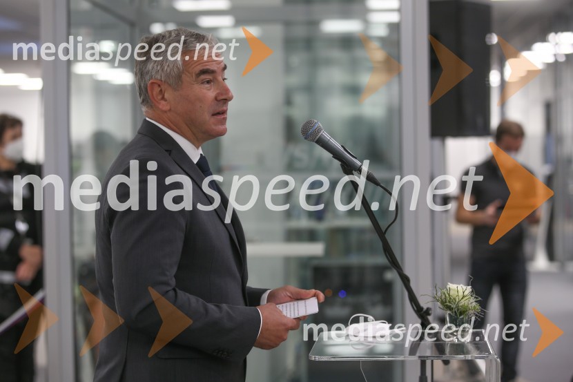  Matija Petrin, direktor podjetja BSHV BSH Nazarje Janez Janša otvoril Agilni razvojni center