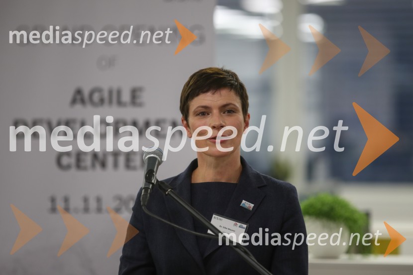  dr. Silke  Maurer,  izvršna direktorica in članica upravnega odbora BSHV BSH Nazarje Janez Janša otvoril Agilni razvojni center