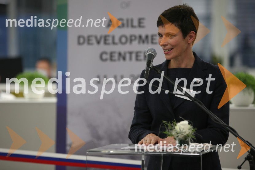  dr. Silke  Maurer,  izvršna direktorica in članica upravnega odbora BSHV BSH Nazarje Janez Janša otvoril Agilni razvojni center
