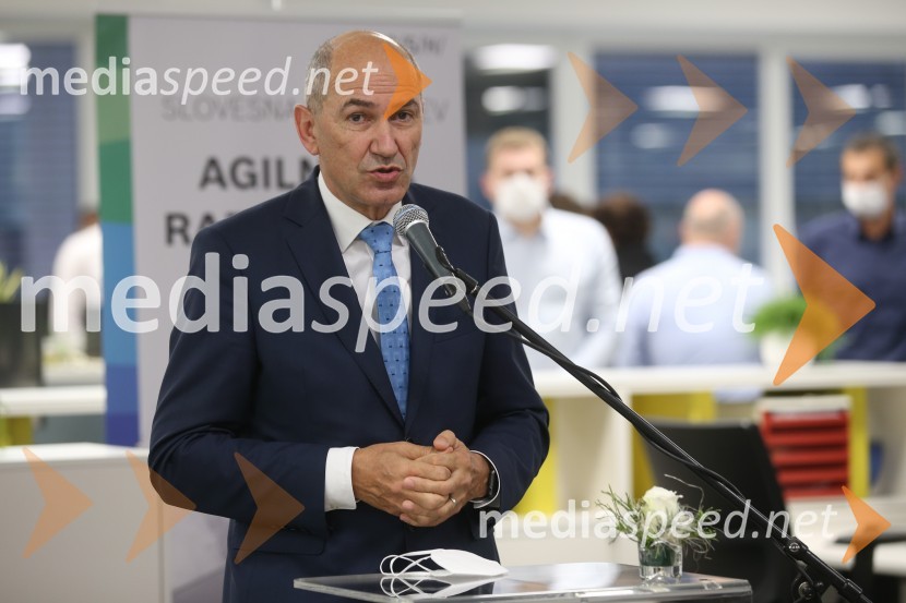  Janez Janša, predsednik vlade RSV BSH Nazarje Janez Janša otvoril Agilni razvojni center