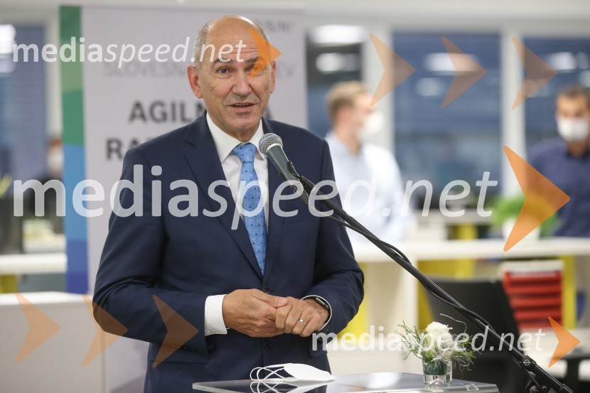  Janez Janša, predsednik vlade RSV BSH Nazarje Janez Janša otvoril Agilni razvojni center