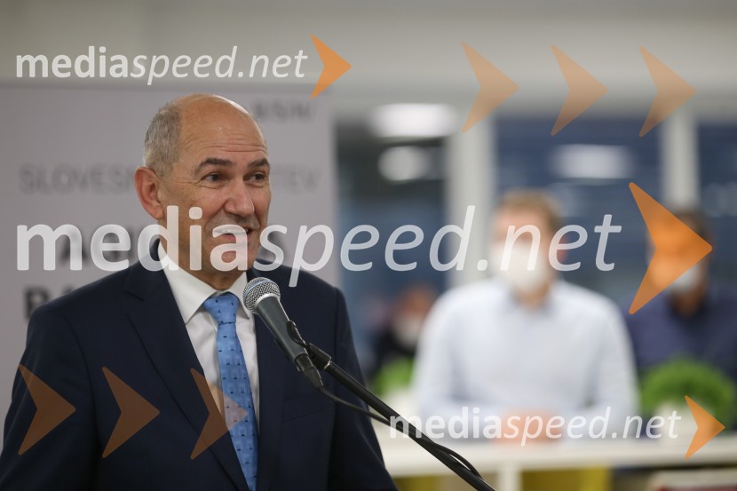  Janez Janša, predsednik vlade RSV BSH Nazarje Janez Janša otvoril Agilni razvojni center