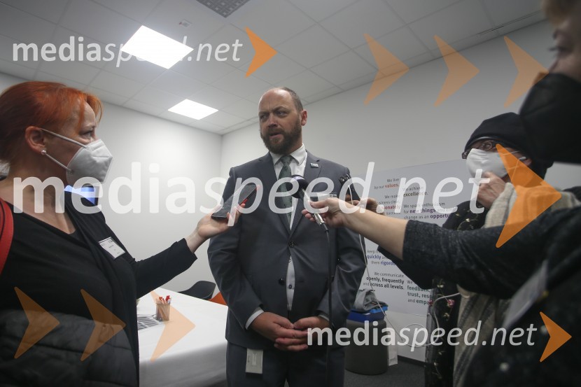  Boštjan Gorjup, direktor podjetja BSHV BSH Nazarje Janez Janša otvoril Agilni razvojni center