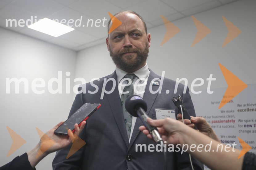  Boštjan Gorjup, direktor podjetja BSHV BSH Nazarje Janez Janša otvoril Agilni razvojni center