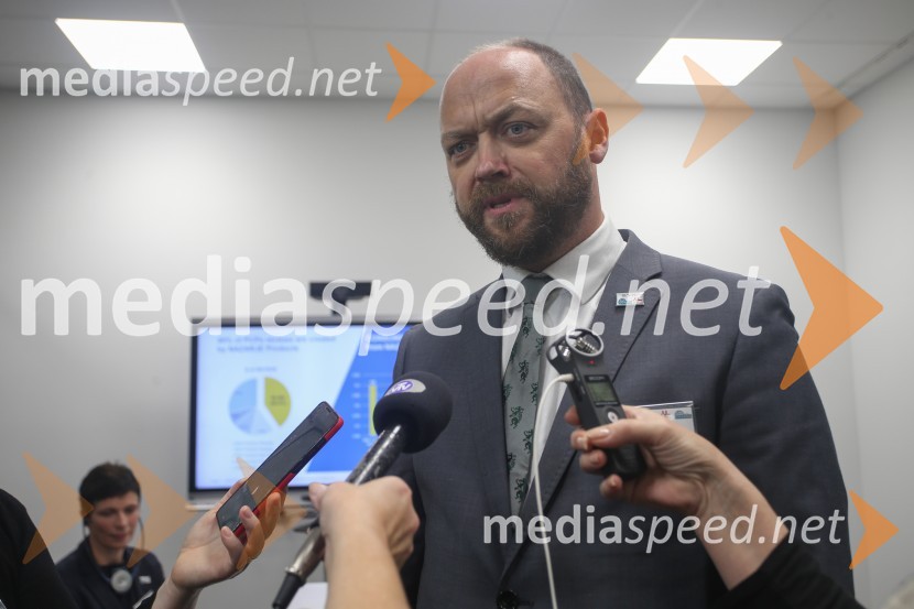  Boštjan Gorjup, direktor podjetja BSHV BSH Nazarje Janez Janša otvoril Agilni razvojni center