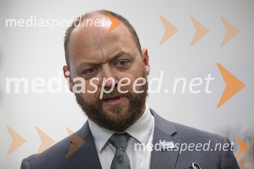  Boštjan Gorjup, direktor podjetja BSHV BSH Nazarje Janez Janša otvoril Agilni razvojni center