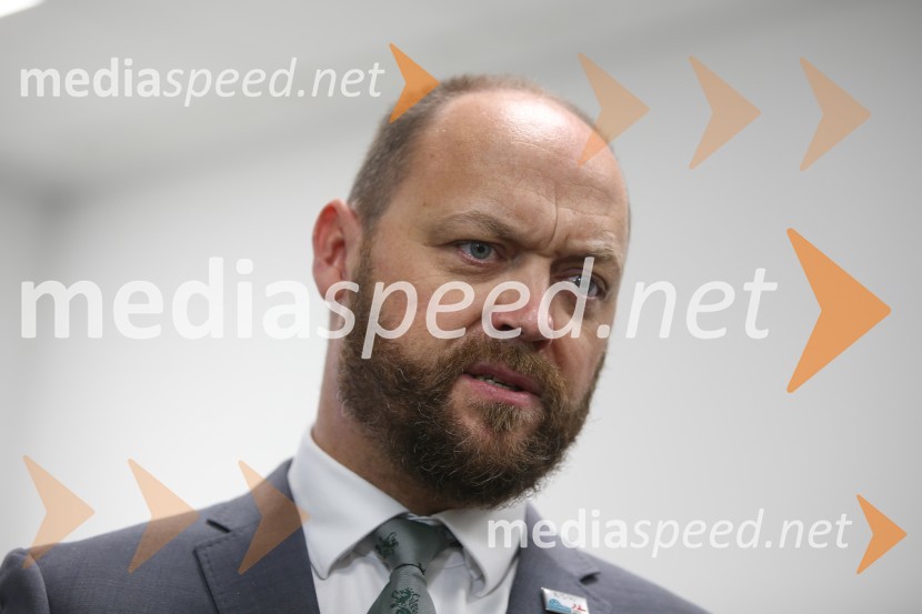  Boštjan Gorjup, direktor podjetja BSHV BSH Nazarje Janez Janša otvoril Agilni razvojni center