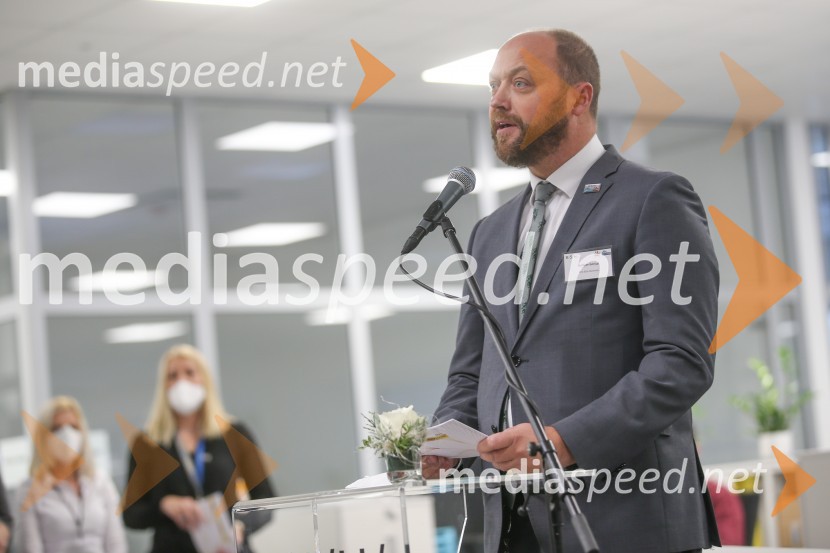 Boštjan Gorjup, direktor podjetja BSHV BSH Nazarje Janez Janša otvoril Agilni razvojni center
