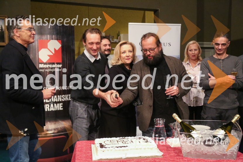   Igor  Samobor, igralec, ravnatelj SNG Drama Ljubljana;  Marko  Mandić, igralec;  Nataša Barbara Gračner, igralka;  Sebastijan  Horvat, režiser;  Vanja  Plut, igralka;  Gorazd  Logar, igralecCement, premiera v SNG Drama Ljubljana
