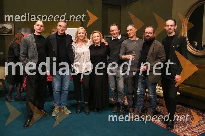  Timon Šturbej, igralec;   Igor  Samobor, igralec, ravnatelj SNG Drama Ljubljana;  Vanja  Plut, igralka;  Nataša Barbara Gračner, igralka;  Marko  Mandić, igralec;  Gorazd  Logar, igralec;  ... ;  Nejc Cijan Garlatti, igralecCement, premiera v SNG Drama Ljubljana