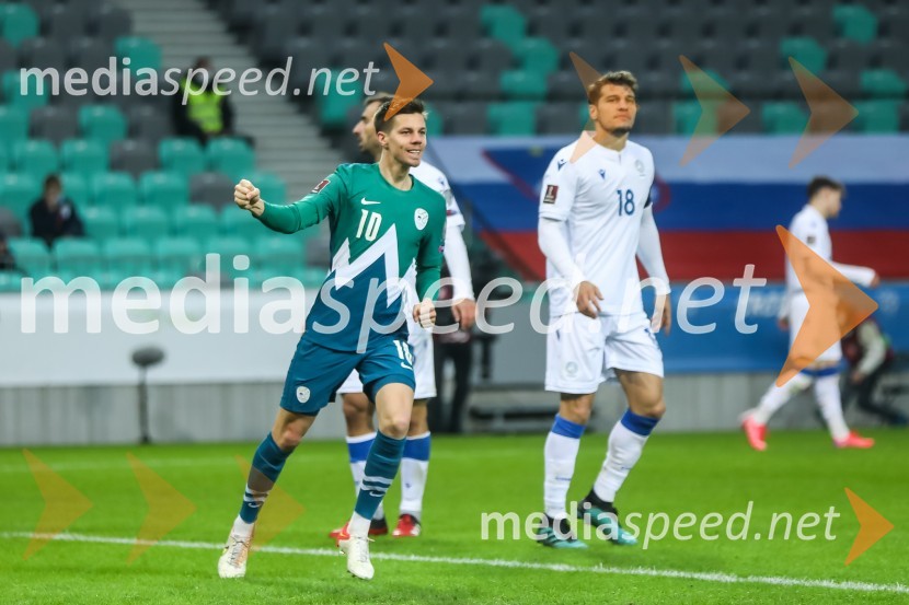  Miha Zajc, nogometaš, Fenerbahče SKSlovenija - Ciper, nogometna tekma