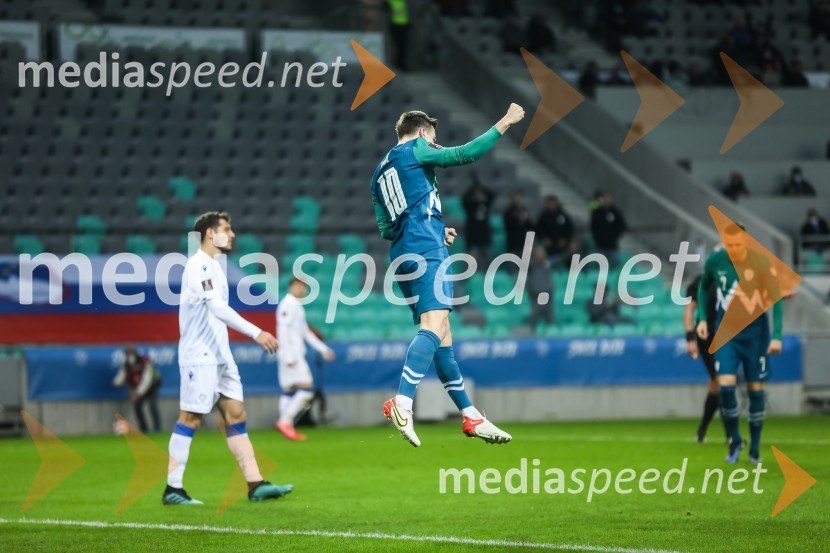  Miha Zajc, nogometaš, Fenerbahče SKSlovenija - Ciper, nogometna tekma